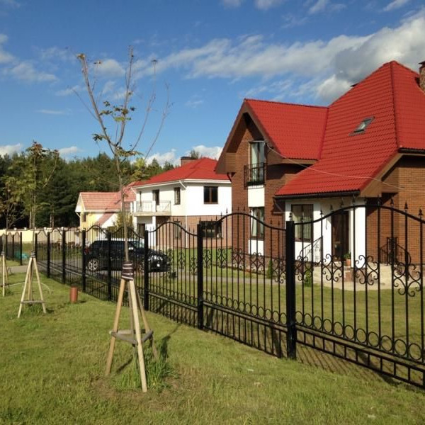 Этапы застройки и фото с хода работ в поселке Петровское Барокко